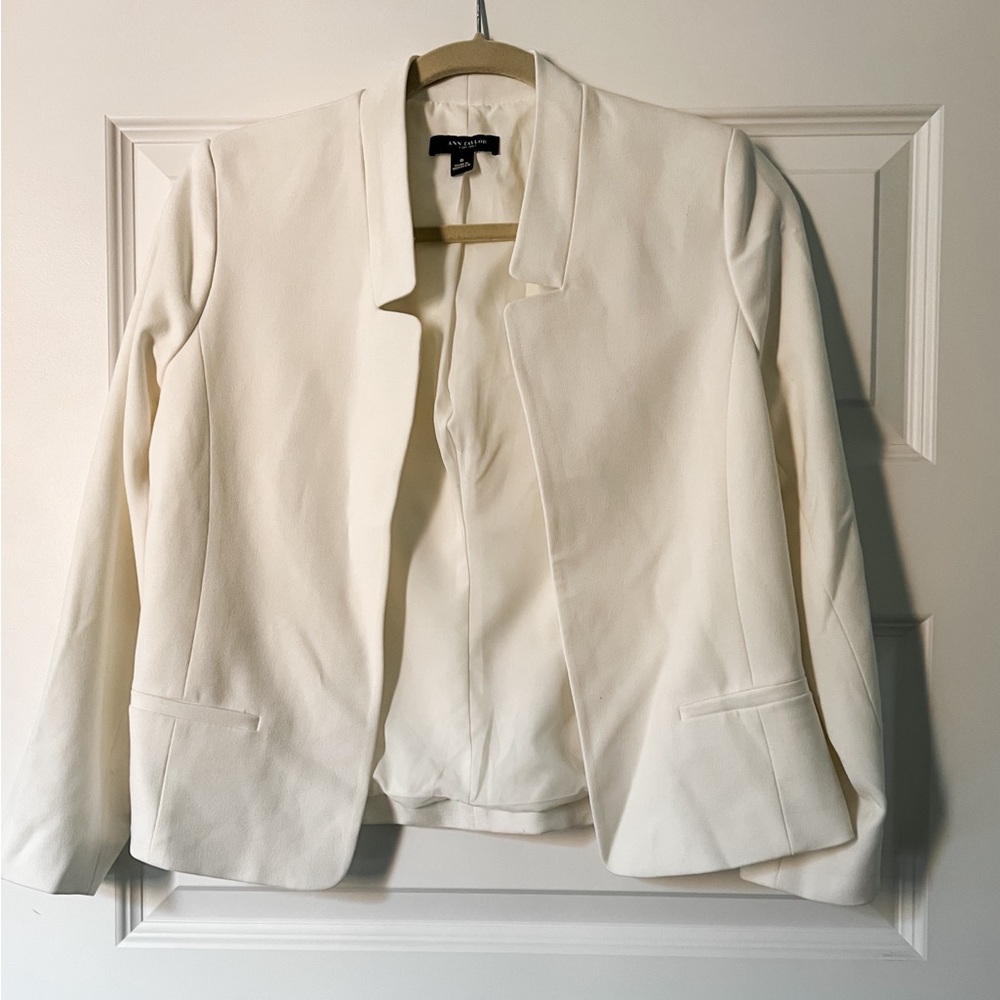 Ann Taylor White Collarless Blazer, Size 0
